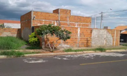 SÃO THOMAZ II - Casa com projeto de 3 dorms, em esquina inacabada, entregar no estado