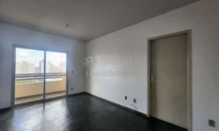Rua General Glicério / Apartamento com 01 dormitório e 01 vaga de garagem.