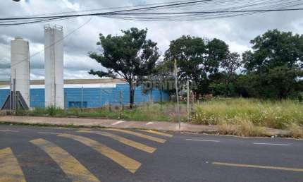 Vila Toninho - Excelente área comercial com 2.725m²