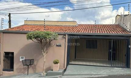 Casa Residencial para Venda - 2 Dormitórios / Jardim Antunes