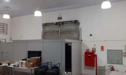 Jardim Vieira -  galpão em uma rua de grande movimento