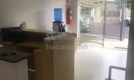 Casa residencial, tendo as características de comercial, originalmente com 3 dormitórios no bairro jardim europa