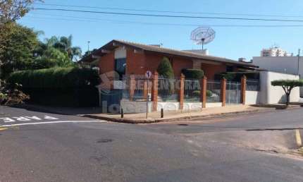 Casa com 4 quartos à venda no Centro, Mirassol 