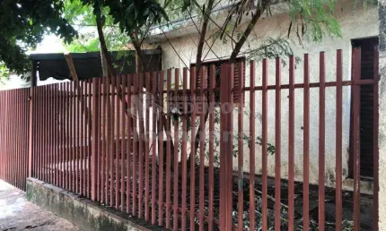 Vila anchieta - casa de 4 dormitórios, wc social, sala, cozinha, área de serviço e 1 vaga garagem.