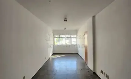 Locação de apartamento localizado no bairro centro com 02 dormitórios e 1 vaga de garagem com elevador.