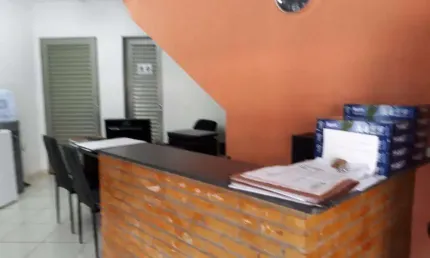 Casa sobrado possui salão comercial e edícula são francisco