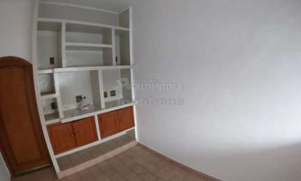 Casa com 3 quartos para alugar na Vila Ercília, São José do Rio Preto 