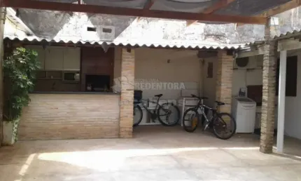 Casa e Galpão - De fundos na Boa Vista - Terreno de 277m²
