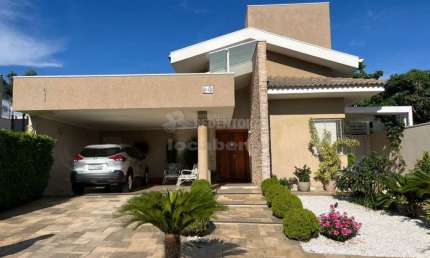 Casa no Condomínio Figueira I  com 03 dormitórios - bairro Jardim Vista Alegre