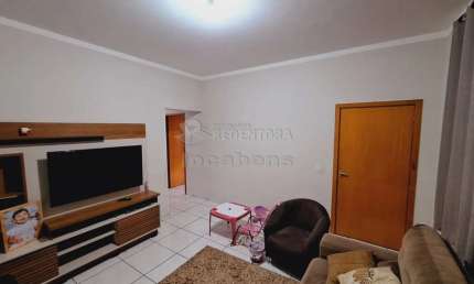 Excelente Casa Residencial em Mirassol com 3 dormitórios