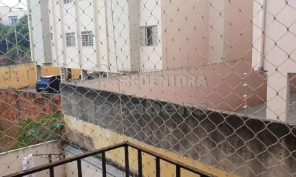 Apartamento / 02 dormitórios com sacada - Edifício Albina