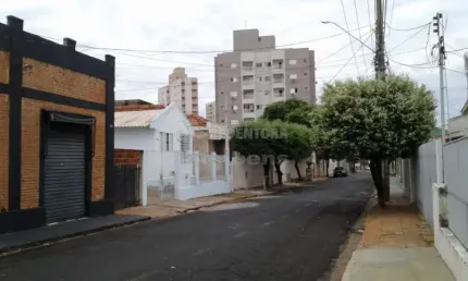 Casa Residencial com 3 Dormitórios - Vila Angélica - Perto do Centro