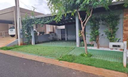 Casa Condomínio 03 Dormitórios - Residencial Village Maria Stella
