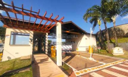 Casa Sobrado Residencial 03 dormitórios - Giardino II