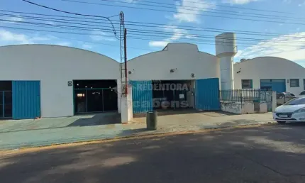 7 Barracões e escritório comerciais com ótima localização