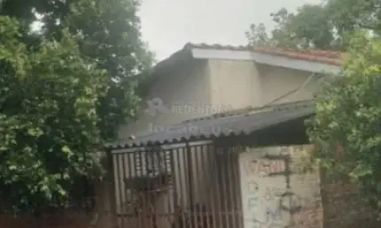 Eldorado - Casa com 40,80 m² em terreno de 173 m² em esquina, precisando reforma