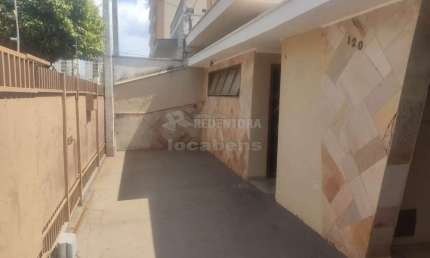 Casa à venda na Vila Sinibaldi, com 3 dormitórios e 3 banheiros.