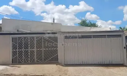 Excelente Casa Residencial - 3 Dormitórios / São Francisco