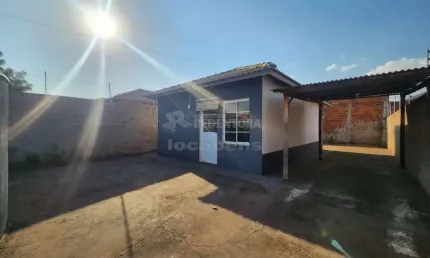 Casa com 02 dormitórios, 01 vaga de garagem no bairro egydio zani.