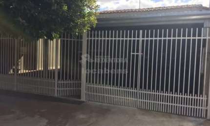 Excelente Casa Residencial para Venda - 4 Dormitórios / Eldorado