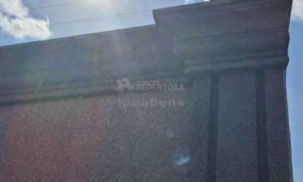 Linda casa em Bady Bassitt, Estilo condomínio pé direito alto.