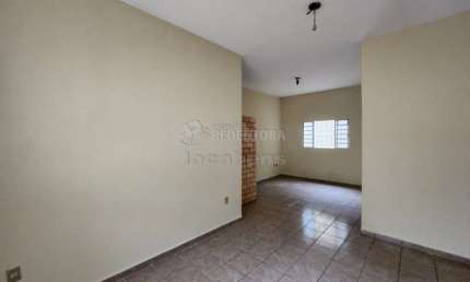 Casa de 3 dormitórios, sendo 1 tipo apartamento com armário embutido no bairro Parque do Sol.