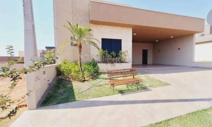Casa Residencial, 03 dormitórios - Village Provence