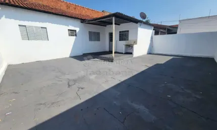 Casa de fundo com, 2 dormitórios no bairro Dom Lafaiete Libânio