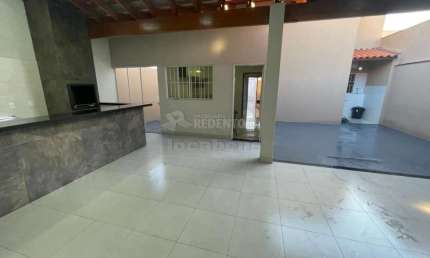 Vila Nobre - Casa com 2 dormitórios, sendo 1 suite, 3 wcs no total, 1 deles é lavabo, área gourmet