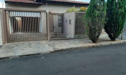 Ótima Casa Residencial para Venda - 2 Dormitórios / Parque Residencial Cambuí