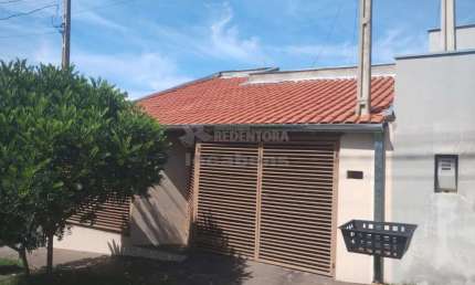 Casa com 3 quartos à venda no Jardim Leonor, Guapiaçu 