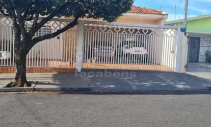 Casa Residencial com Salão Comercial para Venda - 4 Dormitórios / Vila Falavina