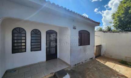 Casa para locação no bairro Gonzaga de Campos de 2 quartos.