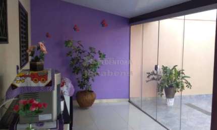 Venda de casa com 2 dormitórios localizada no Bairro Residencial Monte Verde.