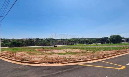 São Bento terreno de esquina com 225,44m² em Rio Preto - SP