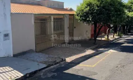 Venda de Casa com Edícula localizada no Bairro Cidade Jardim.