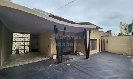 Casa - 03 dormitórios , 02 Banheiros, 02 garagens, salão no sub solo