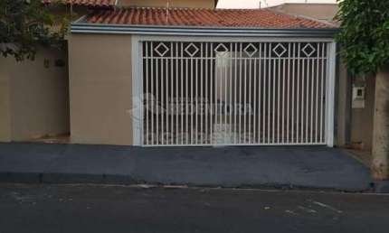 Casa a venda no bairro Residencial Caetano, com 02 dormitórios sendo 1 tipo apartamento