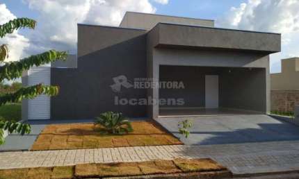 Casa em Condomínio localizada no Condomínio Maza com Suite e armarios planejados.