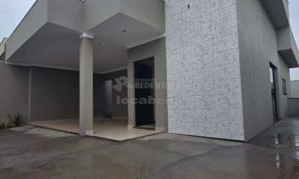 Miravista Residencial com 3 dormitórios, 2 vagas de garagem.