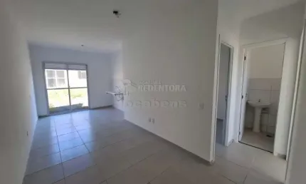 Condomínio Garden Rni Casa com 2 dormitórios, 01 vaga de garagem.