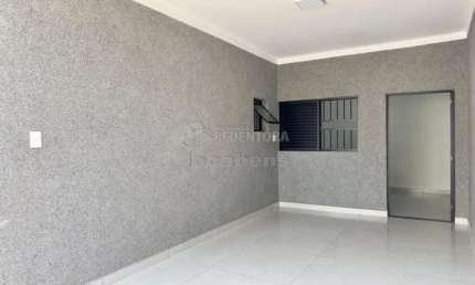 Casa comercial no Boa Vista, 03 dormitórios sendo 01 tipo apartamento, 04 vagas de garagem.