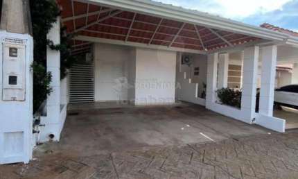 Garden Village Casa, 3 dormitórios sendo 1 tipo apartamento, 02 vagas de garagem.