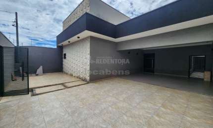 Casa para locação com 4 dormitórios e 2 vagas de garagem localizada no Parque das flores II.