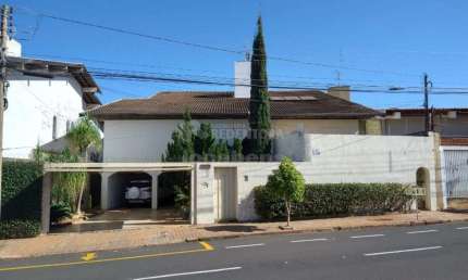 Excelente Casa Residencial/Comercial para Venda ou Locação - 3 Dormitórios / Nova Redentora