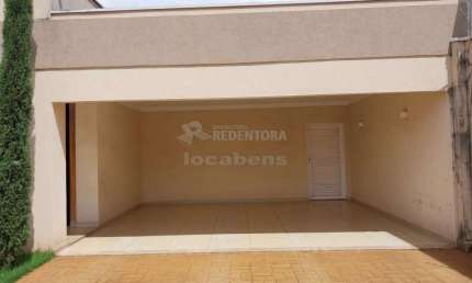 Venda de casa residencial/comercial no bairro Jardim Redentor com 03 dormitórios e 04 vagas de garagem.