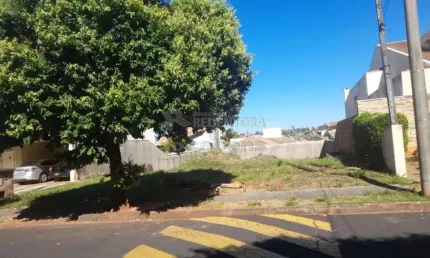 Terreno em condomínio fechado à venda no Residencial Jardins, São José do Rio Preto 