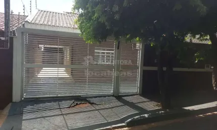 Ótima casa residencial para venda - 3 dormitórios / solo sagrado