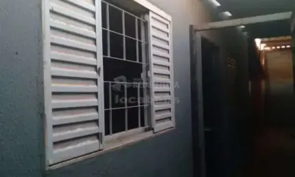 Casa com 2 dormitorios-1 vaga de garagem- Jardim  Arroyo