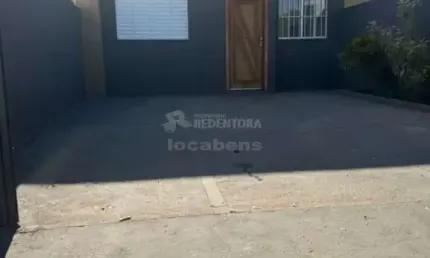 Excelente Casa Residencial para Venda - 2 Dormitórios / Residencial Santa Regina